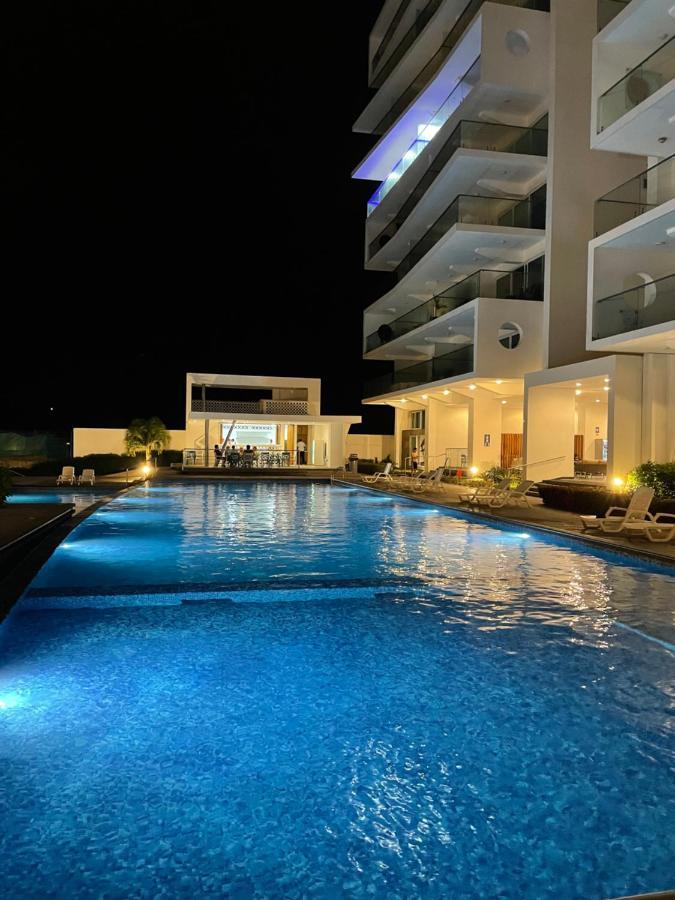 Resort Playa Azul Departamentos Frente Al Mar Tonsupa Esterno foto