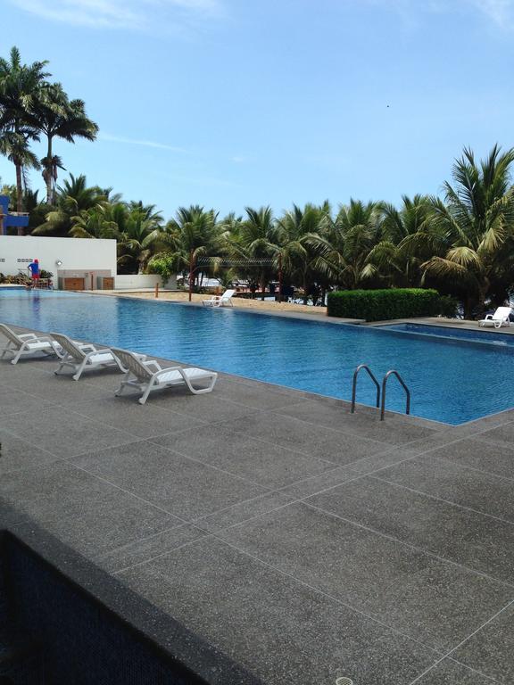 Resort Playa Azul Departamentos Frente Al Mar Tonsupa Esterno foto
