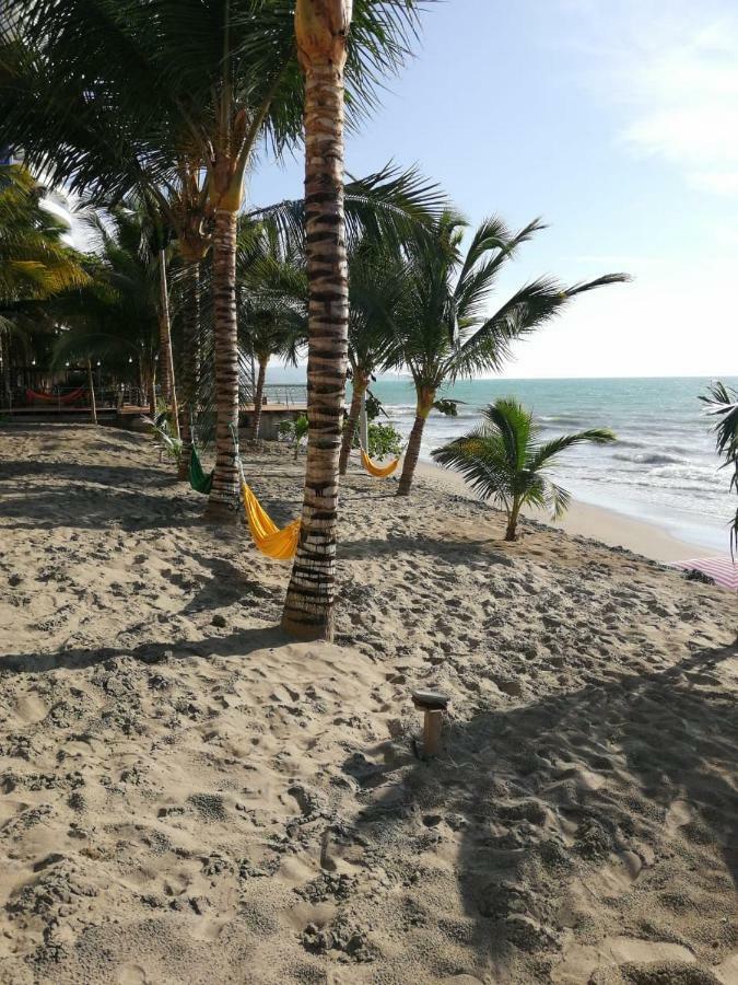 Resort Playa Azul Departamentos Frente Al Mar Tonsupa Esterno foto