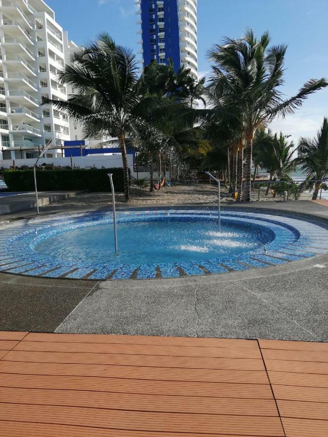 Resort Playa Azul Departamentos Frente Al Mar Tonsupa Esterno foto